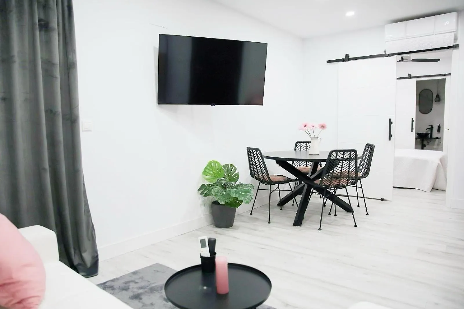 Apartamento Deluxe Lineros 34 Con Parking A 150 Mts Cordoba 0*,  Spain